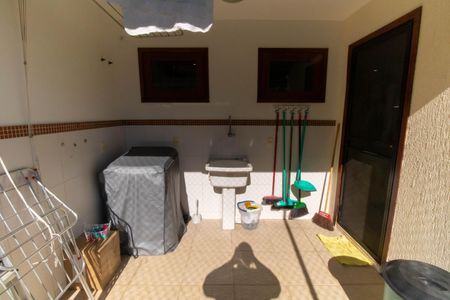 Casa de condomínio à venda com 300m², 5 quartos e 2 vagasÁrea de Serviço