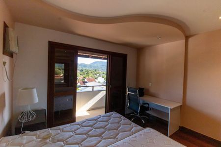 Casa de condomínio à venda com 300m², 5 quartos e 2 vagasSuíte 2