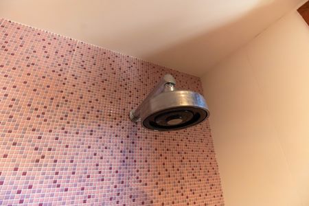 Casa de condomínio à venda com 300m², 5 quartos e 2 vagasChuveiro