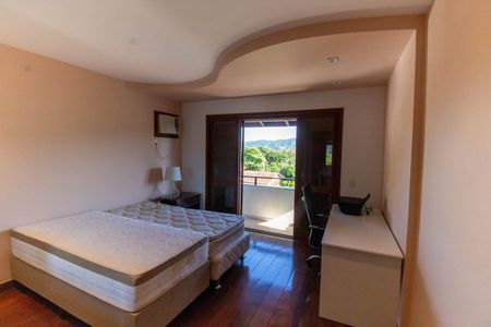 Casa de condomínio à venda com 300m², 5 quartos e 2 vagasSuíte 2