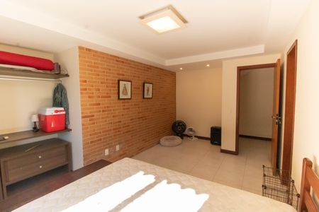 Casa de condomínio à venda com 300m², 5 quartos e 2 vagasSuíte 1