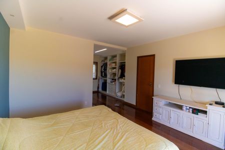 Casa de condomínio à venda com 300m², 5 quartos e 2 vagasSuíte 3