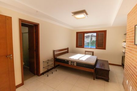 Casa de condomínio à venda com 300m², 5 quartos e 2 vagasSuíte 1