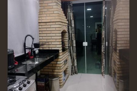 Apartamento à venda com 110m², 2 quartos e 2 vagasCozinha
