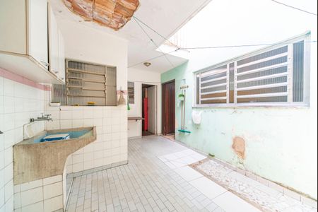 Casa à venda com 196m², 3 quartos e 2 vagasÁrea de serviço