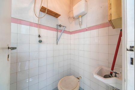 Casa à venda com 196m², 3 quartos e 2 vagasBanheiro de serviço