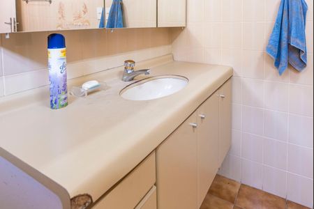 Casa à venda com 196m², 3 quartos e 2 vagasBanheiro Social