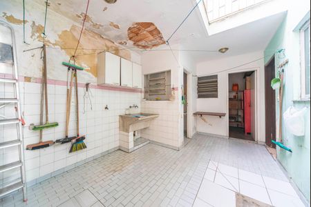 Casa à venda com 196m², 3 quartos e 2 vagasÁrea de serviço