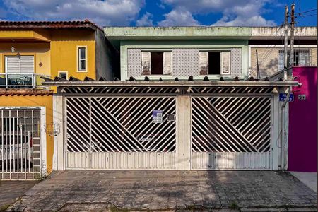 Casa à venda com 196m², 3 quartos e 2 vagasFachada