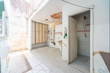 Casa à venda com 196m², 3 quartos e 2 vagasÁrea de serviço
