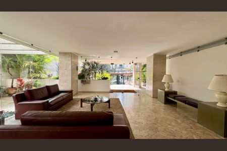 Apartamento à venda com 82m², 2 quartos e 1 vaga Apartamento à venda com 82m², 2 quartos e 1 vagaHall de entrada