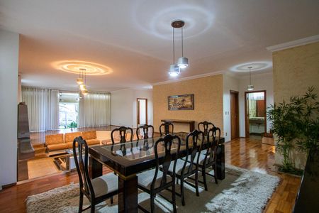 Casa para alugar com 459m², 5 quartos e 8 vagasSala 1