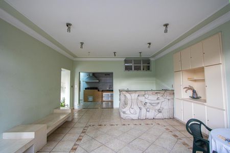 Casa para alugar com 459m², 5 quartos e 8 vagasÁrea externa - Salão