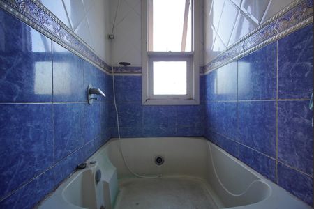 Casa à venda com 230m², 3 quartos e 2 vagasBanheiro suíte