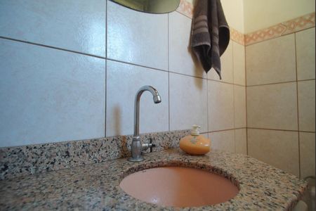 Casa à venda com 230m², 3 quartos e 2 vagasLavabo