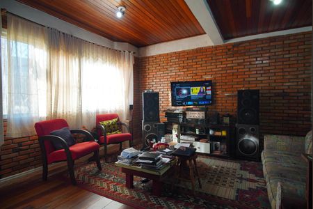 Casa à venda com 230m², 3 quartos e 2 vagasSala