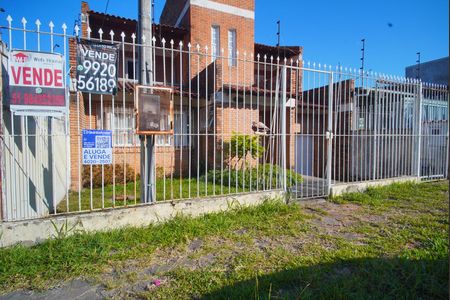 Casa à venda com 230m², 3 quartos e 2 vagasFachada e placa