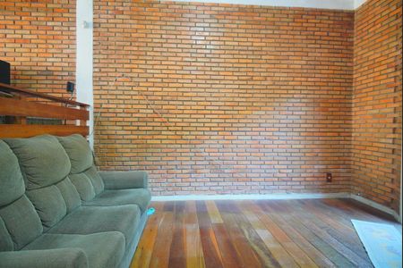 Casa à venda com 230m², 3 quartos e 2 vagasSala