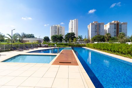 Apartamento à venda com 166m², 3 quartos e 3 vagas Apartamento à venda com 166m², 3 quartos e 3 vagasÁrea comum - Piscina