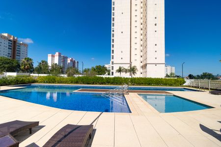 Apartamento à venda com 166m², 3 quartos e 3 vagas Apartamento à venda com 166m², 3 quartos e 3 vagasÁrea comum - Piscina