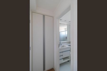 Apartamento à venda com 166m², 3 quartos e 3 vagas Apartamento à venda com 166m², 3 quartos e 3 vagasSuíte 02