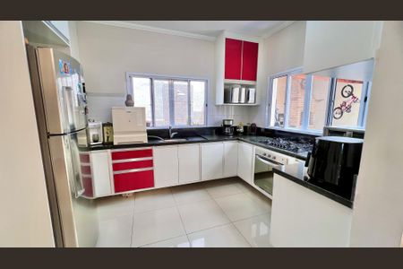 Casa de condomínio à venda com 147m², 3 quartos e 2 vagasCozinha