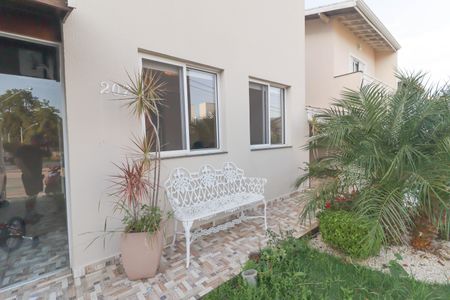 Casa de condomínio à venda com 147m², 3 quartos e 2 vagasFachada