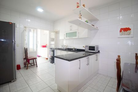 Casa à venda com 216m², 5 quartos e 4 vagasCozinha