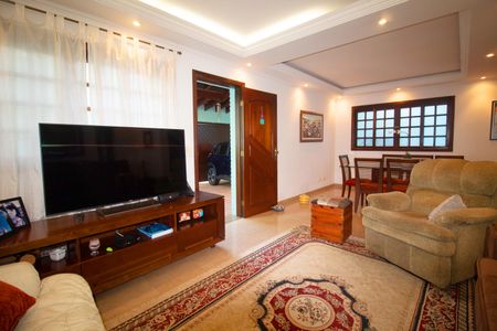 Casa à venda com 216m², 5 quartos e 4 vagasSala