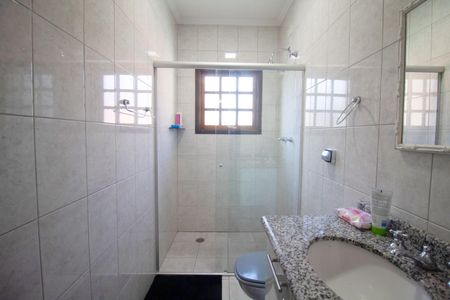 Casa à venda com 216m², 5 quartos e 4 vagasBanheiro - Quarto 4
