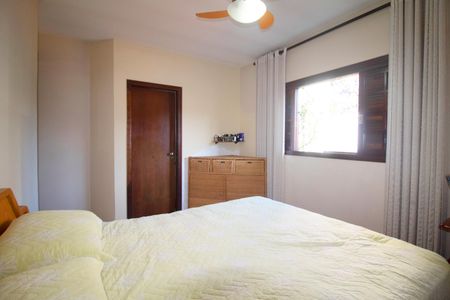 Casa à venda com 216m², 5 quartos e 4 vagasQuarto 1