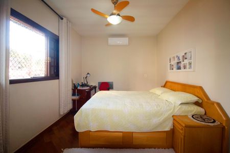 Casa à venda com 216m², 5 quartos e 4 vagasQuarto 1