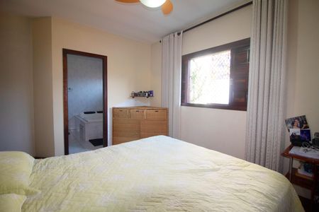 Casa à venda com 216m², 5 quartos e 4 vagasQuarto 1