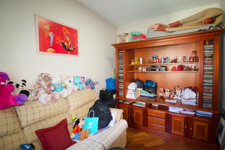 Casa à venda com 216m², 5 quartos e 4 vagasQuarto 3