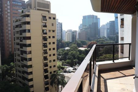 Apartamento para alugar com 200m², 3 quartos e 3 vagasVaranda