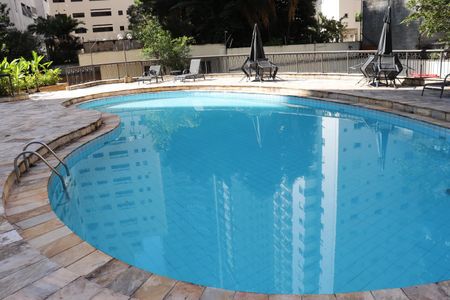 Apartamento para alugar com 200m², 3 quartos e 3 vagasÁrea comum - Piscina