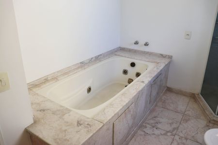 Apartamento para alugar com 200m², 3 quartos e 3 vagasBanheiro da Suíte 3