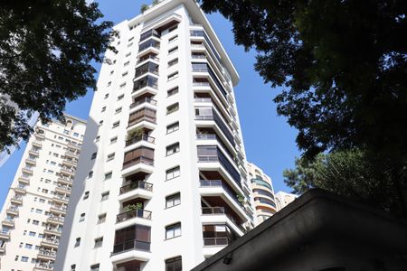 Apartamento para alugar com 200m², 3 quartos e 3 vagasFachada