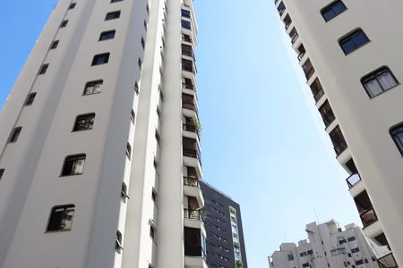 Apartamento para alugar com 200m², 3 quartos e 3 vagasFachada