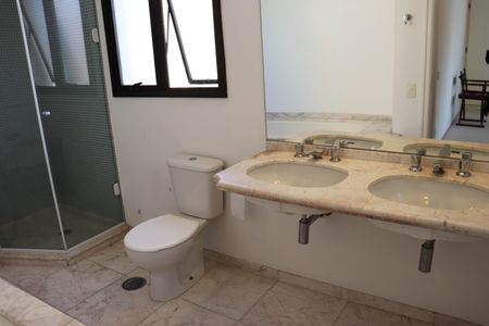 Apartamento para alugar com 200m², 3 quartos e 3 vagasBanheiro da Suíte 3