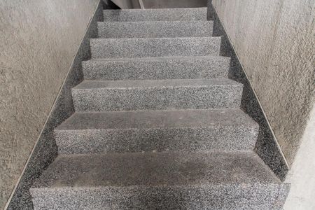 Apartamento para alugar com 46m², 2 quartos e sem vagaEscada