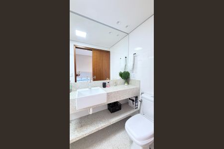 Apartamento à venda com 55m², 2 quartos e sem vagaBanheiro da Suíte