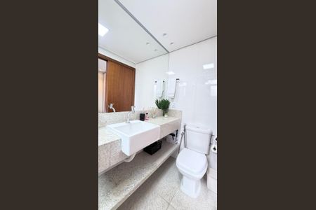 Apartamento à venda com 55m², 2 quartos e sem vagaBanheiro da Suíte