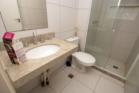 Apartamento para alugar com 70m², 2 quartos e 2 vagas Apartamento para alugar com 70m², 2 quartos e 2 vagasBanheiro social