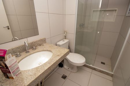Apartamento para alugar com 70m², 2 quartos e 2 vagas Apartamento para alugar com 70m², 2 quartos e 2 vagasBanheiro social