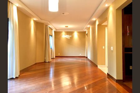 Apartamento à venda com 200m², 3 quartos e 3 vagas Apartamento à venda com 200m², 3 quartos e 3 vagasFoto 02