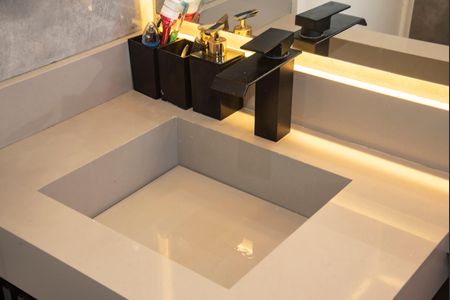 Apartamento à venda com 63m², 2 quartos e 2 vagasBanheiro Social