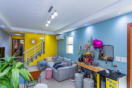 Casa à venda com 135m², 3 quartos e 4 vagasSala