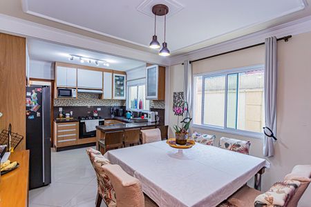 Casa à venda com 135m², 3 quartos e 4 vagasCopa e cozinha