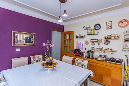 Casa à venda com 135m², 3 quartos e 4 vagasCopa e cozinha